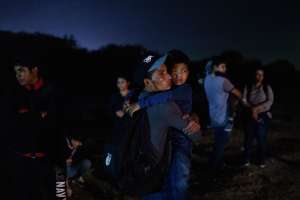 "Tengo hambre, mi mamá murió": El desgarrador relato de Anderson, un niño hondureño tras cruzar la frontera