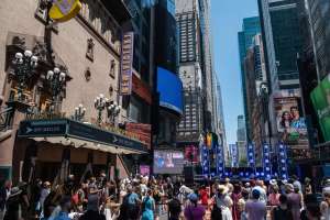 "Gorda y perezosa", el espectacular en Times Square en Nueva York que generó polémica en Internet