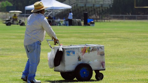 Vendedor de paletas Chicago se hace viral