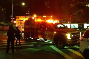 Niña y ciclista adulta mueren arrolladas por camioneta y patrulla NYPD con pocas horas de diferencia en Queens, Nueva York