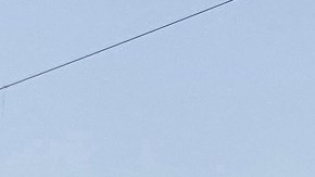 VIDEO: Personas caen de llantas de avión que salió de Afganistán en su intento de huir de talibanes