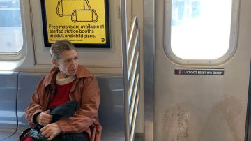 Cada vez más personas se rehusan a usar tapabocas en el sistema de transporte de NYC