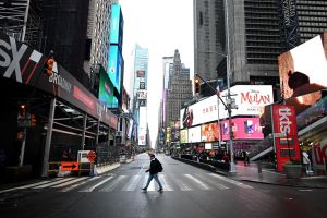 Sujeto accionó su arma de fuego contra taquillas del TKTS en Times Square