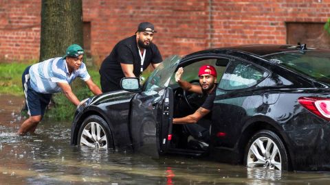 Nunca había llovido tanto: en una hora se rompió récord histórico en Nueva York