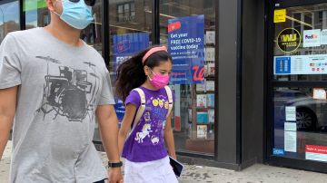 Último llamado para que niños mayores de 12 años de NYC estén vacunados a tiempo para inicio del nuevo año escolar