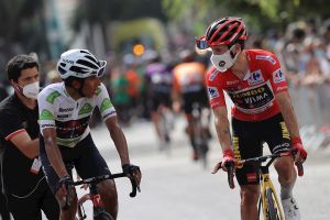 Egan Bernal perdió tiempo: "El ciclismo es atacar y reventar"