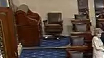 El presidente Joe Biden logra un triunfo legislativo para su plan económico.