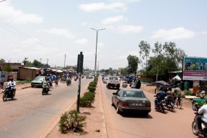 Presuntos militantes islamistas asesinaron a 47 personas en Burkina Faso