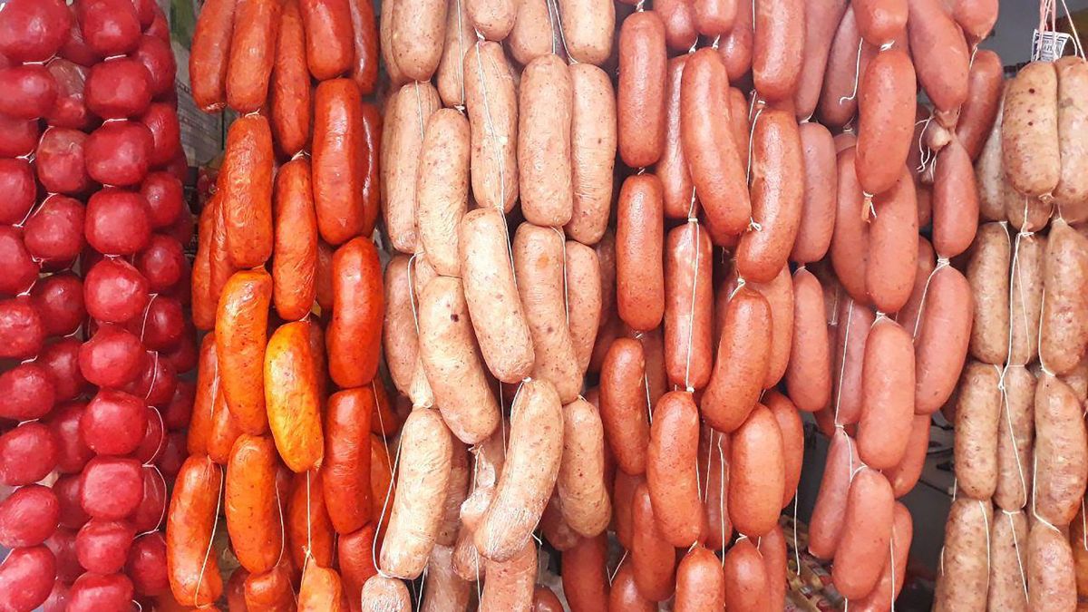 A high consumption of red meat and sausages increases the risk of depression
