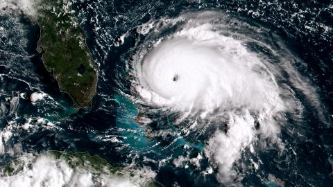 Diferentes estados están en alarma para prevenir estragos de la tormenta Henri.