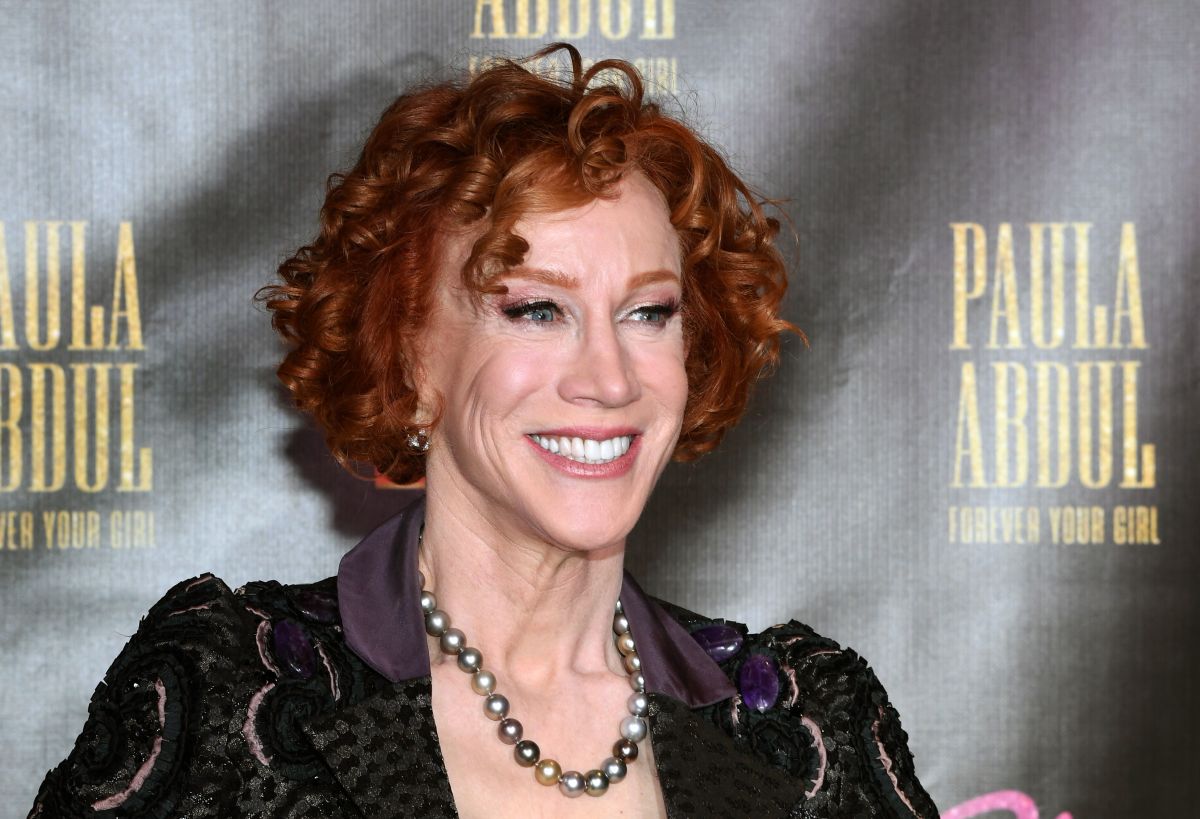 Kathy Griffin, the comedian who posed with Trump’s decapitated head, suffers from lung cancer