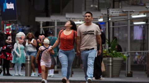 El Alcalde recomendó a los padres de niños que todavía no se pueden vacunar, que los mantengan usando máscaras.