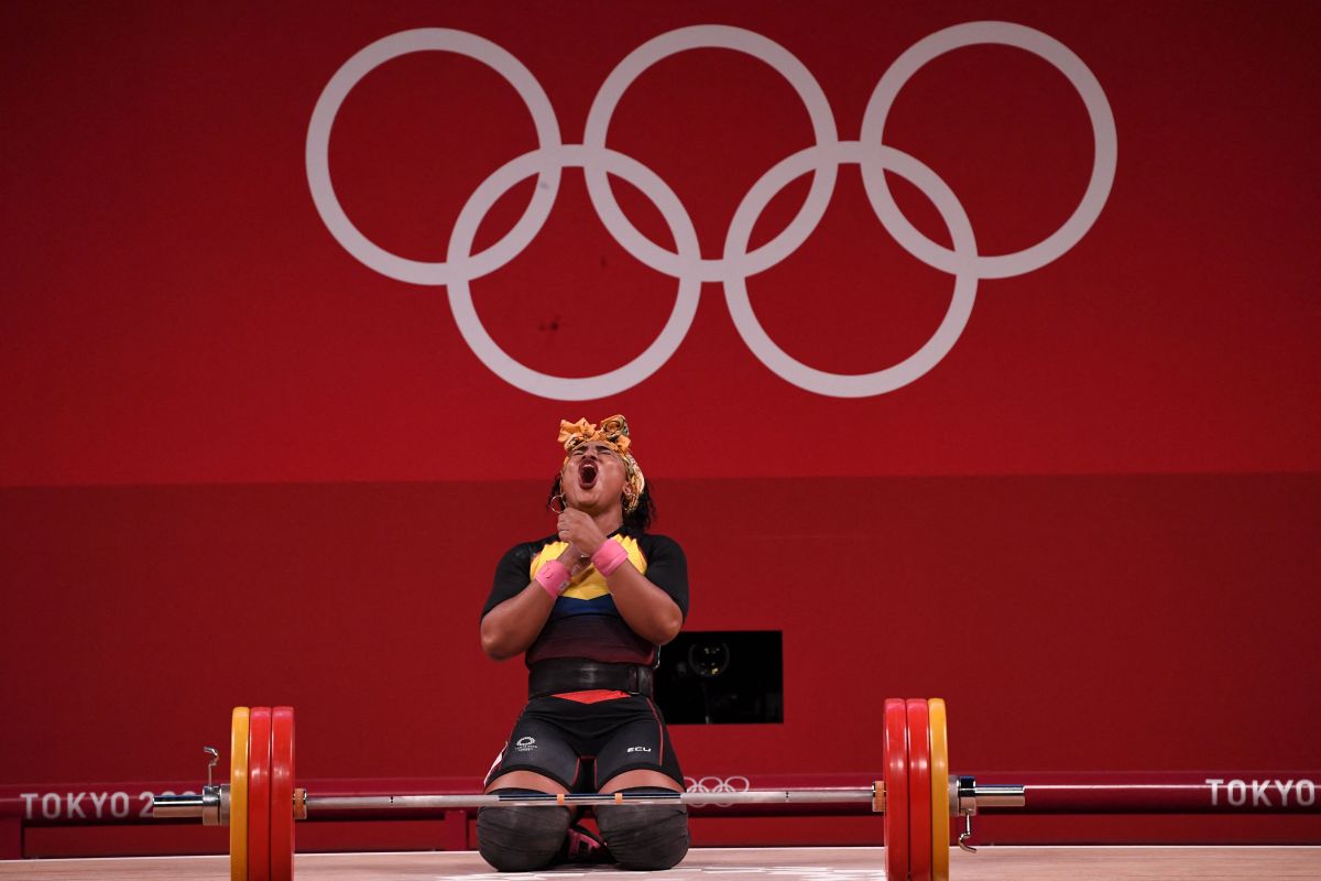 Tamara Salazar levantó 263 kilogramos y se alzó con la medalla de plata para Ecuador. 