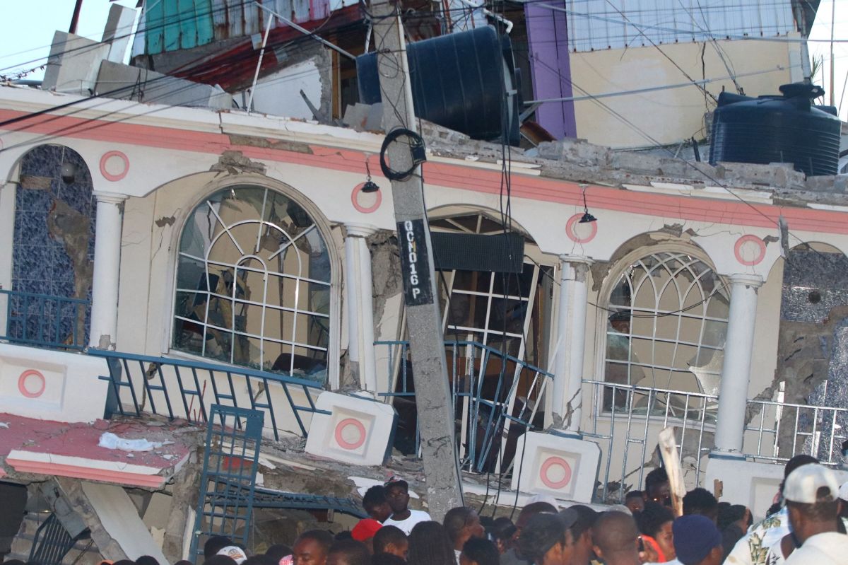 There are already more than 700 dead by earthquake in Haiti;  tropical storm threatens to hit the country