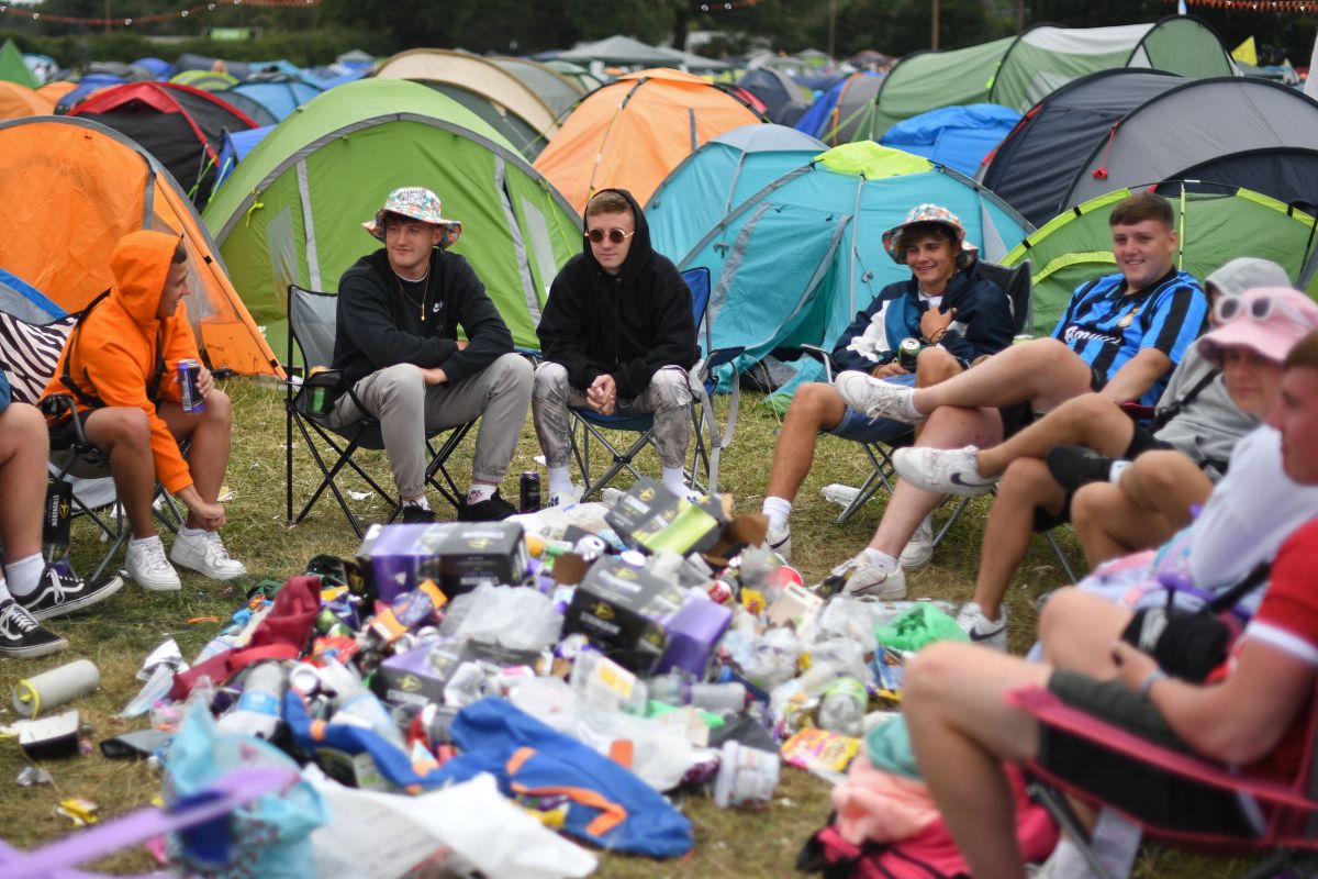 En Inglaterra se han realizado festivales a pesar del coronavirus. En la foto, participantes en Reading Festival, al oeste de Londres.  