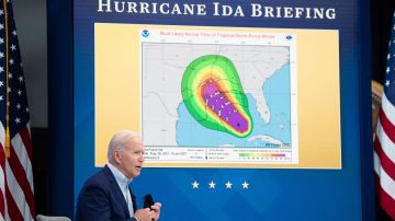 El presidente Biden reconoció el poder del huracán Ida y ordenó acciones de prevención para salvar vidas.