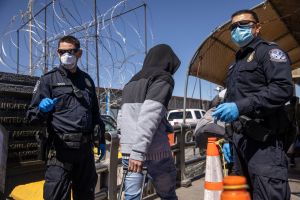 Biden depende de AMLO para retomar programa migratorio "Permanecer en México" en la frontera