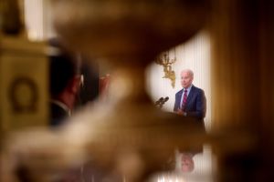 El presidente Biden promete dar prioridad a la reforma migratoria