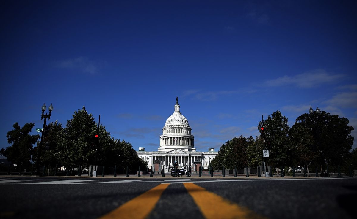 Capitol facilities evacuated by truck with explosives investigated by the Police