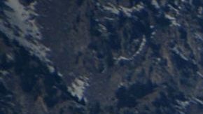 La foto de archivo muestra un ataque aéreo contra militantes del Estado Islámico (EI) en Nangarhar, el 14 de abril de 2017.