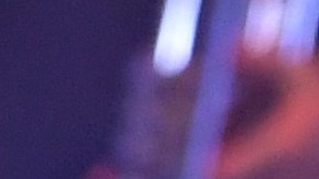 Marc Anthony y Maluma se funden en un abrazo.