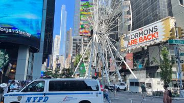 La rueda está ubicada  entre las calles 47 y 48 en Times Square y funcionará hasta el próximo 12 de septiembre.