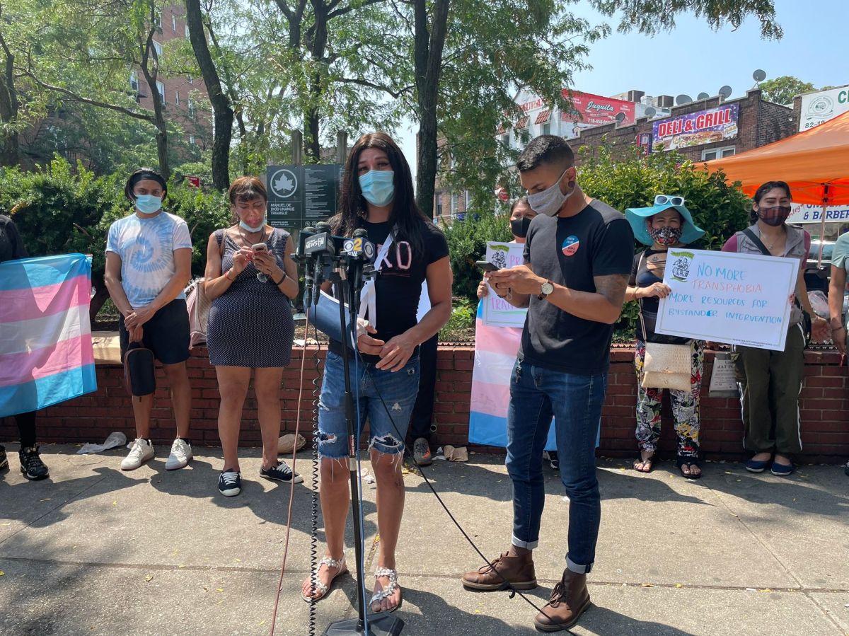 La demostración contra la violencia ‘transfóbica’ se realizó en el ‘Lorena Borjas Triangle’ en Jackson Heights, en Queens.