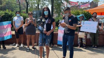 La demostración contra la violencia ‘transfóbica’ se realizó en el ‘Lorena Borjas Triangle’ en Jackson Heights, en Queens.