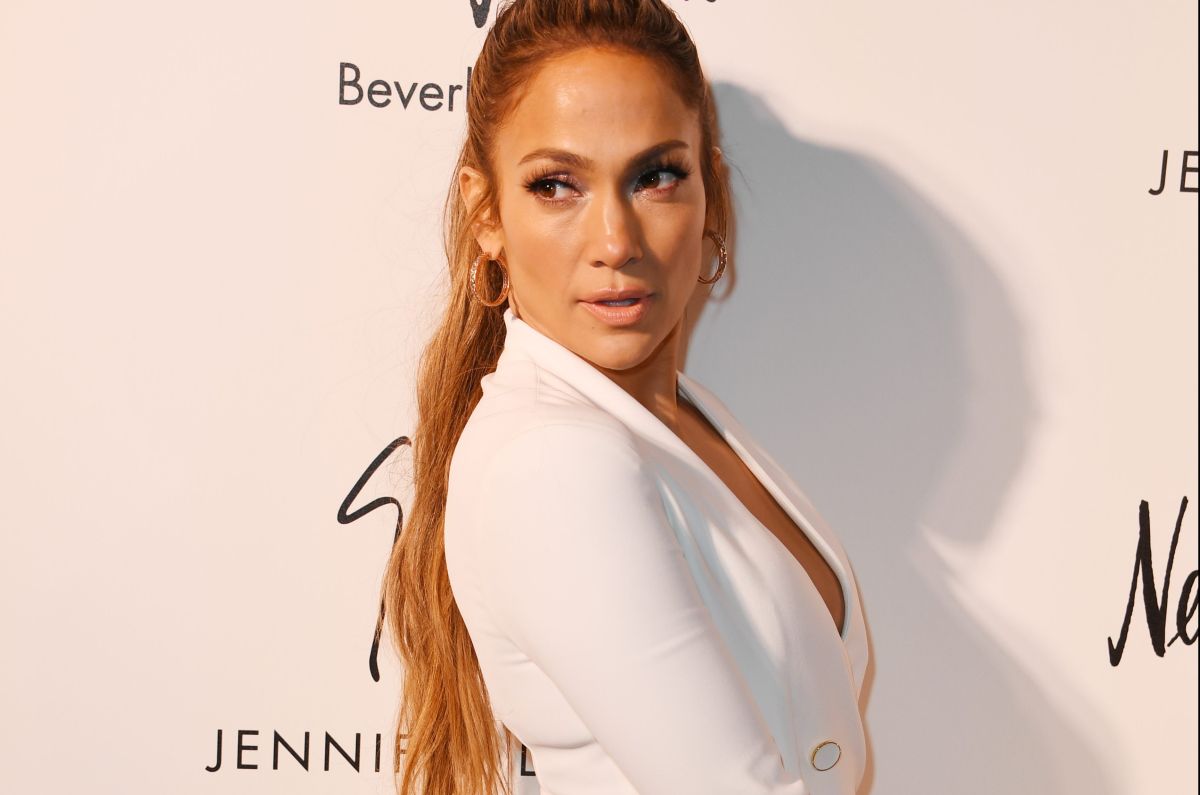 Video.  Jennifer Lopez played Kourtney Kardashian ugly during the Dolce & Gabbana show