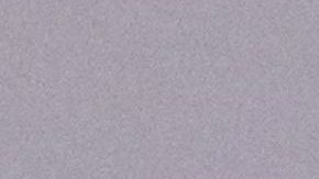 Karol G se levantó la camisa para mostrar el tatuaje que tiene en medio de los senos.