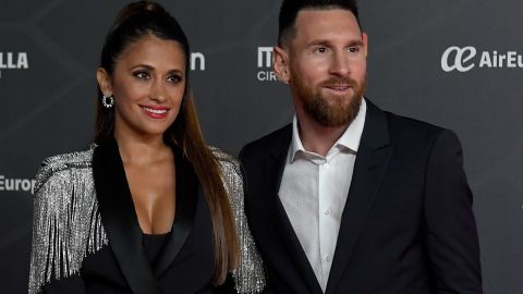 Messi le puso el anillo de casamiento a Roccuzzo en 2017.