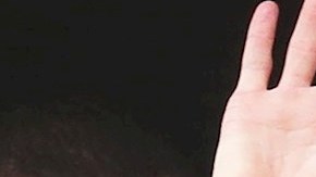 Fue aclamado por cientos de aficionados en París tras su aterrizaje.