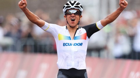El ecuatoriano Carapaz alcanzó la gloria en Tokio 2020.
