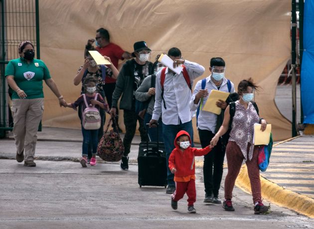 El Tribunal Supremo ordena al gobierno de Biden restablecer el programa “Quédate en México” de Trump para quienes piden asilo