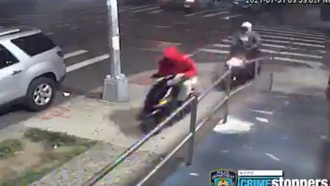 La Policía busca a los sujetos responsables del tiroteo en Corona, Queens.