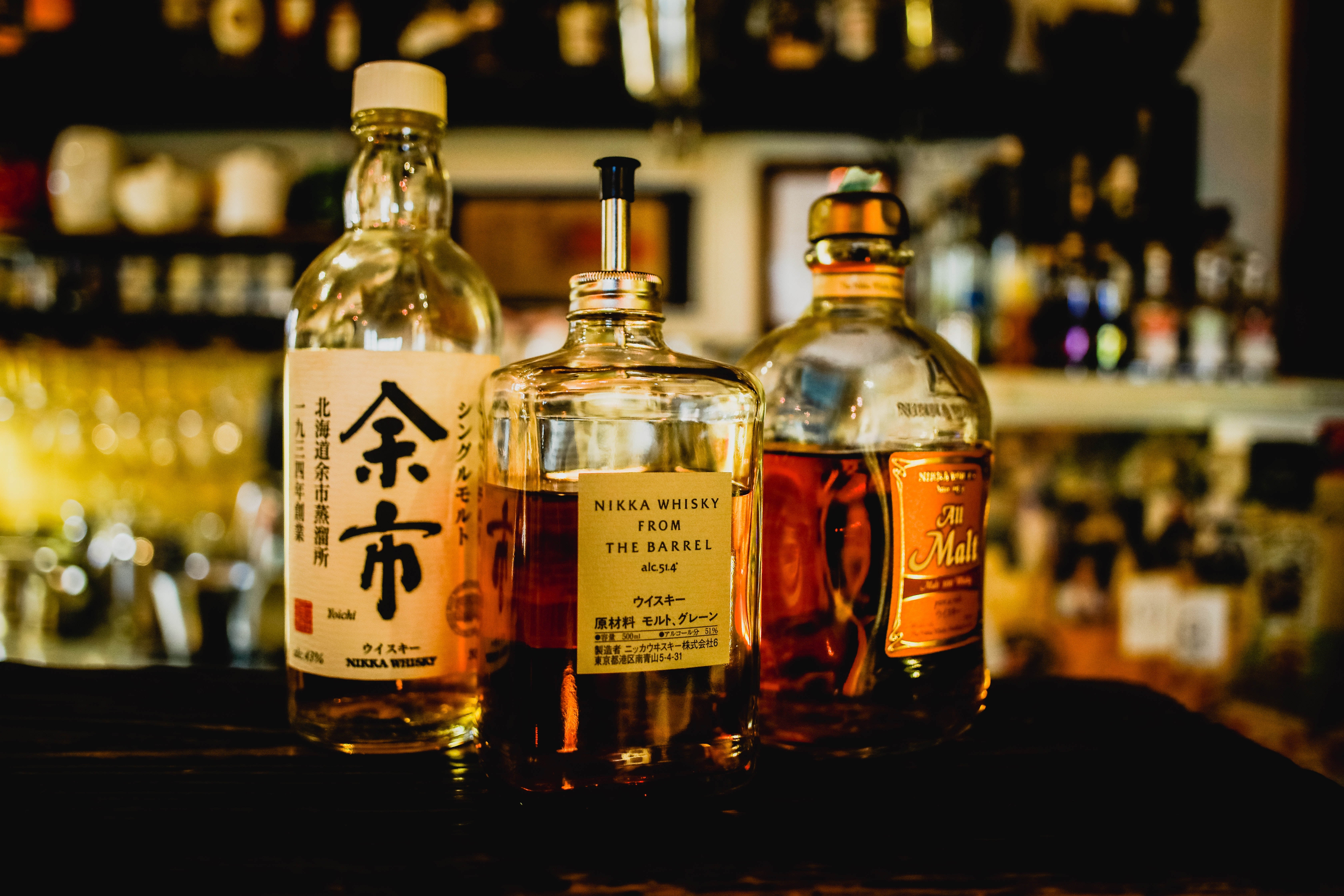 La historia del whisky japon s de 25 a os de a ejamiento con un