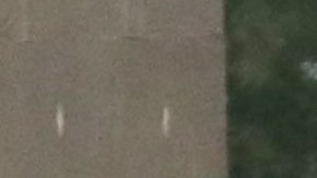 Kylie Jenner del brazo de Khloé Kardashian.