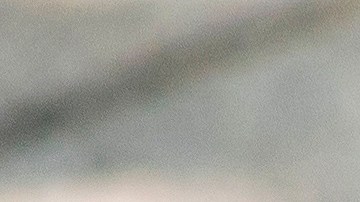 El indignante momento en el que le arrojan agua a anciana que vendía artesanías en la calle