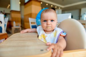 Bebé causa furor en restaurante de Nueva York por el gesto que tuvo con los clientes