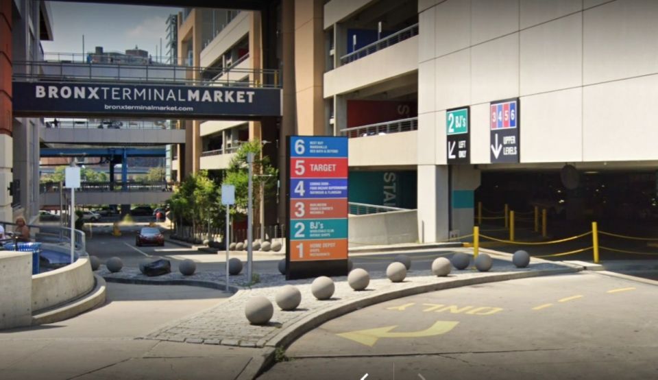 Trifulca dejó tres personas sangrando cuando hacían fila Trifulca dejó tres personas sangrando cuando hacían fila