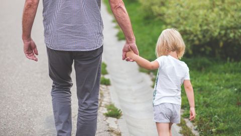 Para recibir estos pagos, las familias no tuvieron que hacer nada, ya que se les da automáticamente a los hogares elegibles.