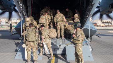 Militares británicos abandonan Kabul