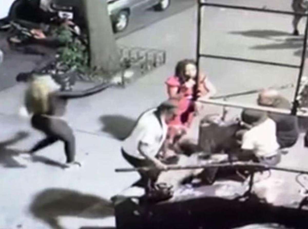 Video captó a mujer matando a su “amiga” a balazos en calle de Nueva York -  El Diario NY