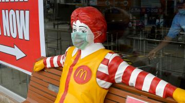 McDonald's confirmó que hará obligatorio el uso de mascarillas ayer lunes.