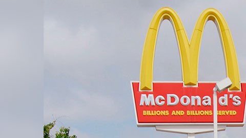 En sus inicios, el McFlurry solo estaba disponible en los sabores Smarties, Fudgee O Cookies, coffee crisp, y Oreo.