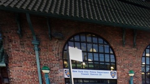 NYPD en la estación Rockaway Park-Beach 116th St/Archivo.