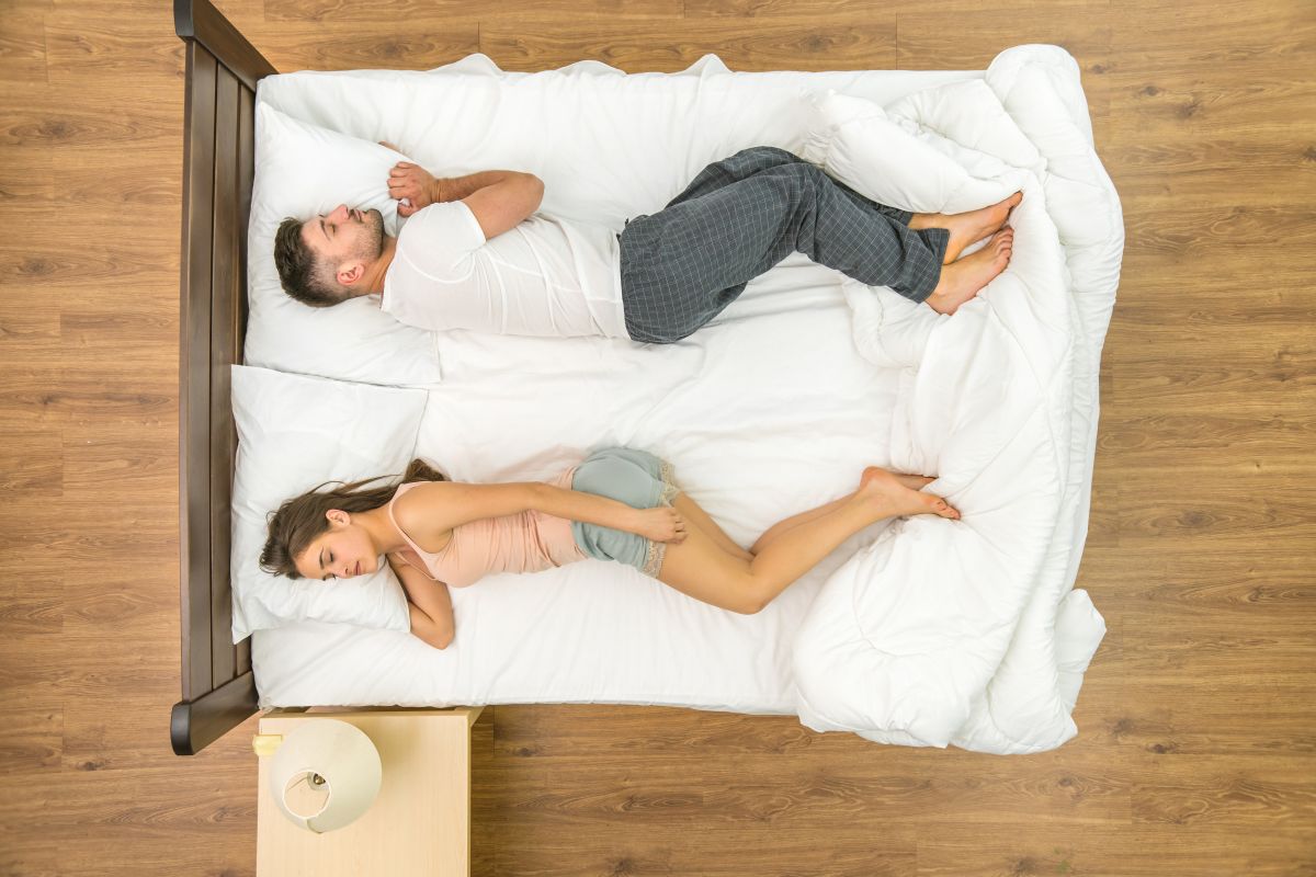 Por qué dormir en camas separadas puede ser benéfico en tu relación de pareja