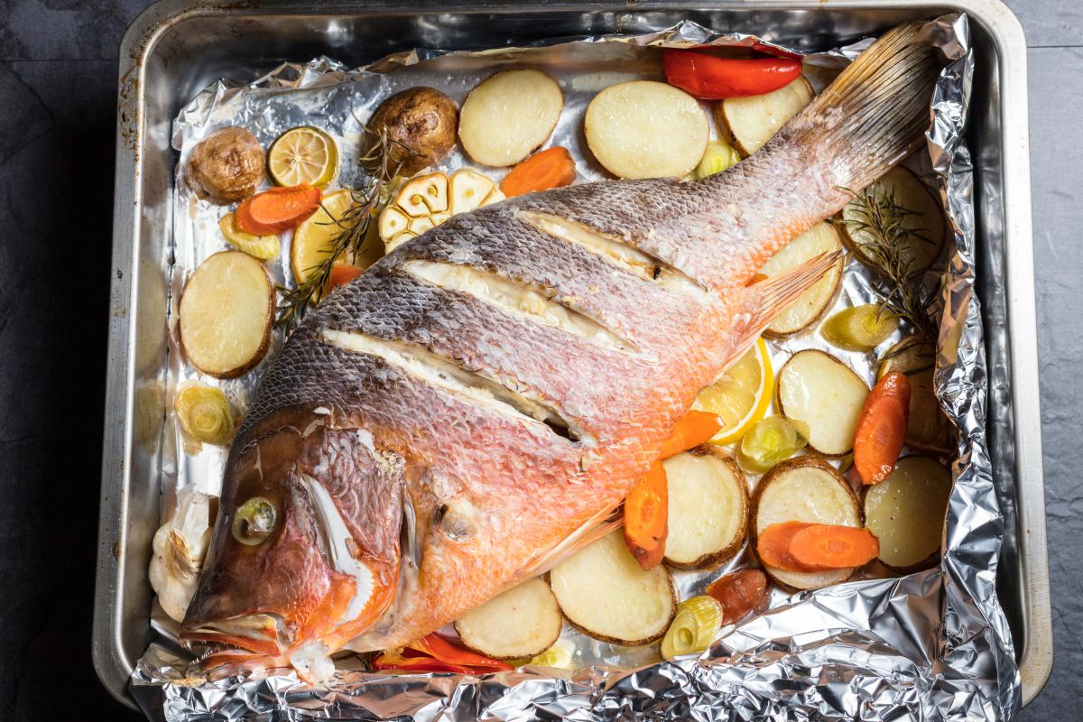 The terrifying video that shows fish jumping into the oven