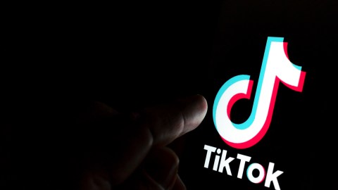 Desafío de las cajas de leche, el reto viral que TikTok ha decidido censurar