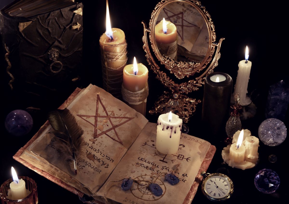 Satanic ritual: a television network transmitted it by mistake and it went viral